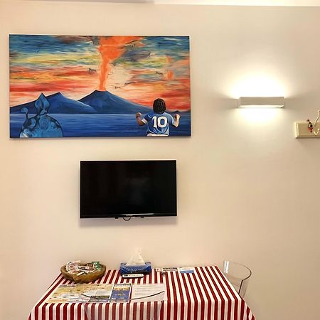 Casa Giulia, Nuovo Appartamento In Centro! 那不勒斯 外观 照片
