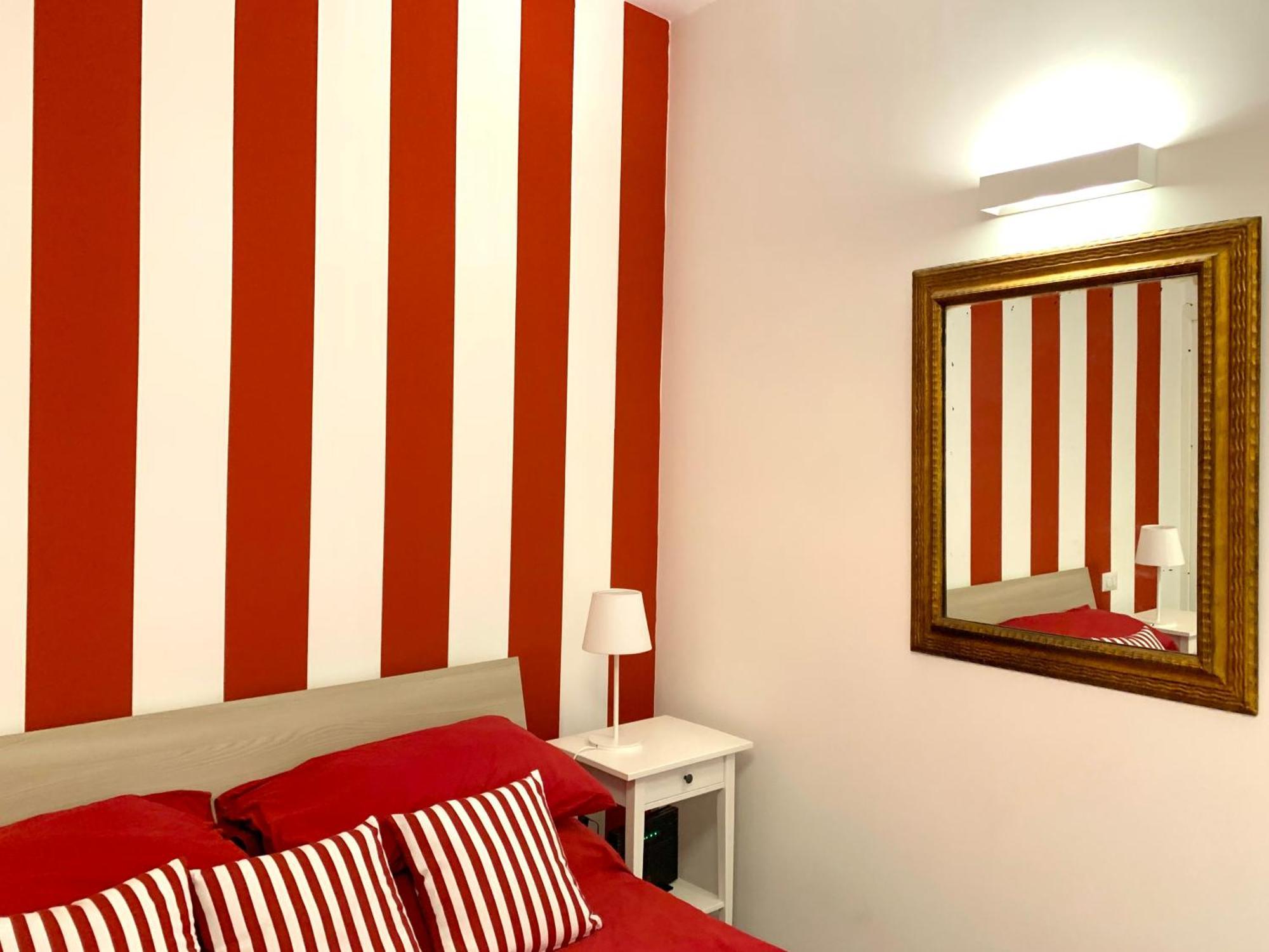 Casa Giulia, Nuovo Appartamento In Centro! 那不勒斯 外观 照片